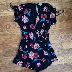 Floral short romper Medium